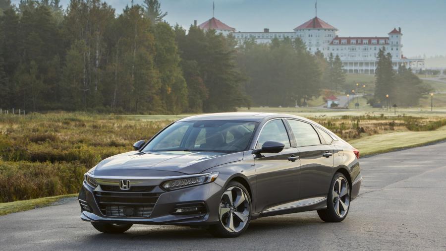  Honda Accord Touring Hybrid 2017 года  (NA) (фото 59 из 170)